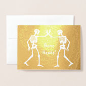 Knochenköpfe Skelettons Individuelle Name Happy Ha Folienkarte (Vorderseite mit Umschlag)