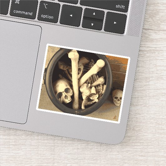 Knochenstall. Aufkleber (Detail)