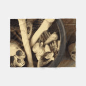Knochenstall. Fleecedecke (Vorderseite (Horizontal))
