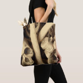 Knochenstall. Tasche (Von Nahem)