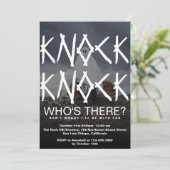 Knock Knock Who's Foto Halloween Einladung (Stehend Vorderseite)