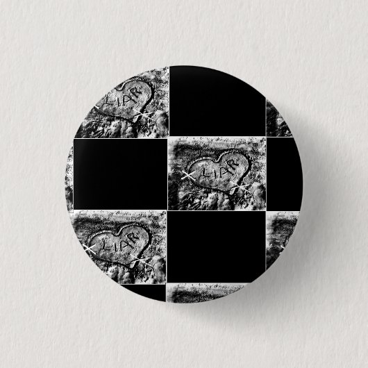 Knopf liar99 button (Vorderseite)