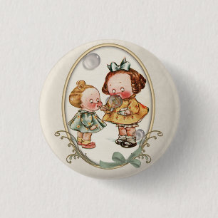 Knöpfe mit winzigen Kleinkindern in Vintage-Illust Button