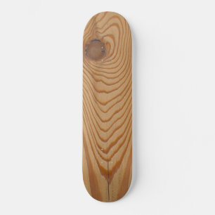 Knorriges Holz Skateboard