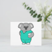 Koala als Krankenschwester mit Notizblock Postkarte (Stehend Vorderseite)