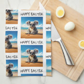 Koala am Sandstrand Happy Oaster Geschirrtuch (Viertel Falte)