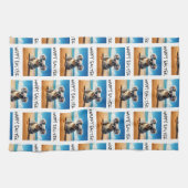 Koala am Sandstrand Happy Oaster Geschirrtuch (Horizontal)