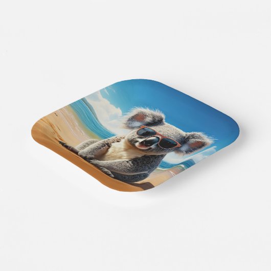 Koala am Sandstrand Pappteller (Gewinkelt)