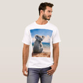 Koala am Sandstrand T-Shirt (Vorne ganz)