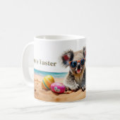 Koala am Strand mit Ostereiern Happy Oaster Kaffeetasse (Vorderseite Links)