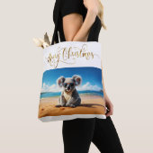 Koala an einem Sandstrand Frohe Weihnachten Tasche (Von Nahem)