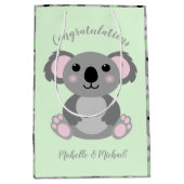 Koala Bear Baby Shower Green Gender Neutral Mittlere Geschenktüte (Vorderseite)