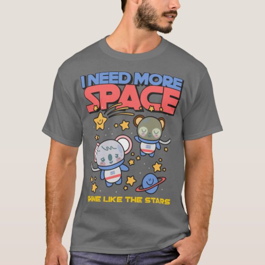 Koala Bear Floating in Space Whimsical Cosmic Frie T-Shirt (Vorderseite)