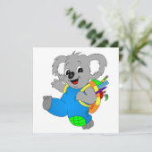 Koala Bear mit Rucksack Einladung (Stehend Vorderseite)