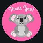 Koala Bear Niedlich Kid Birthday Party Danke Runder Aufkleber<br><div class="desc">Adorable kuschelige Koalabären mit rosa machen ein vollkommenes Geburtstagsthema, für ein Mädchen, einen Jungen oder ein Kind, das diese niedlichen australischen Koalabären Lieben! Ideal für tierliebende Kinder! Auch perfekt für den ersten Geburtstag eines Babys!</div>