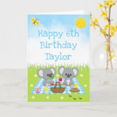 Koala Bear Picnic Blue Gingham Happy Birthday Karte (Gelbe Blume)