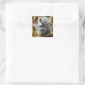 Koala mit Baby in einem Baum in Australien Quadratischer Aufkleber (Tasche)