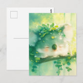 Koala mit Blätterkrone im sonnendurchfluteten Wald Postkarte (Vorne/Hinten)