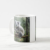 Koala trinkt Tee in einem Baum Kaffeetasse (Vorderseite Links)