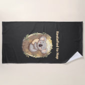 "Koalafied to Nap – Cute Sleepy Koala T-Shirt" Strandtuch (Vorderseite)