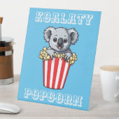 Koalaty Popcorn Sockelschild (In Situ)
