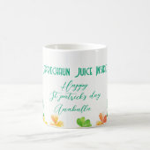 Kobelsaft Innen mit bunter Klee verlassen Kaffeetasse (Mittel)