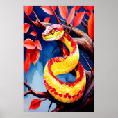 Kobra mit lebendiger rot-gelber Waage in Baumkrone Poster (Vorne)