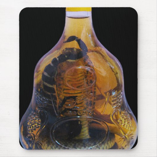 Kobra-Schlange gegen Skorpions-Whisky… Yadong Lao Mousepad (Vorne)