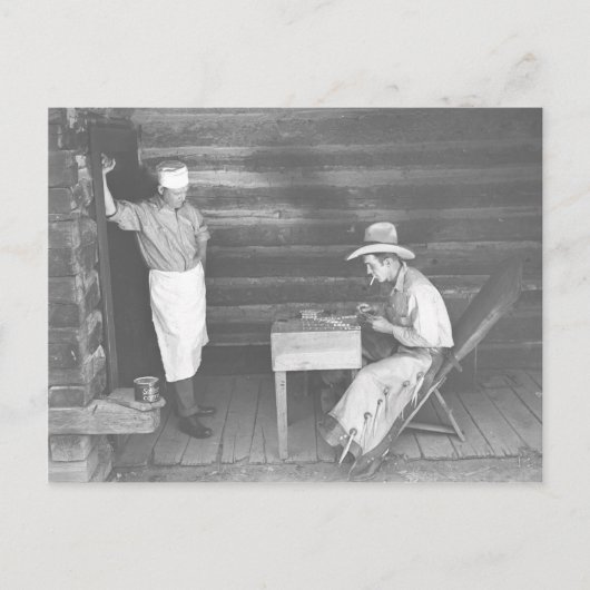 Koch beim Beobachten von Cowboys Karten spielen 2 (Vorderseite)