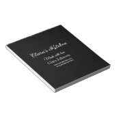 Koch mit Kochecke und Name des Restaurants Notizblock (angewinkelt)