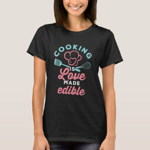 Kochen ist Liebe hergestellt essbar Niedlichen Koc T-Shirt