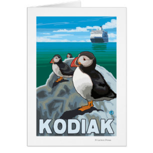 Kodiak, AlaskaPuffins und alaskisches Kreuzschiff