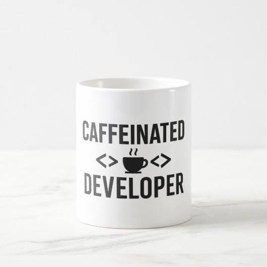Koffeinierter Entwickler - Coding Coffee Design Kaffeetasse (Mittel)