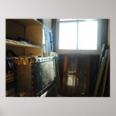 Koffer im Attikum Poster (Vorne)