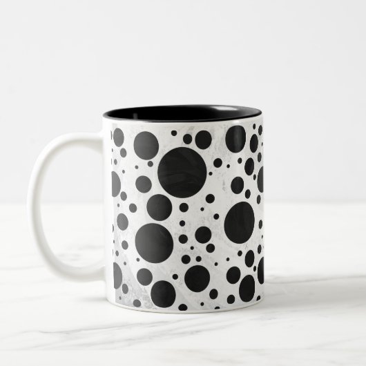 Kohl Black Polka Dot Pattern Zweifarbige Tasse (Links)