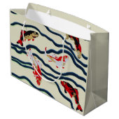 Koi and Flowing Waves Art Nouveau Design Große Geschenktüte (Rückseite Schrägansicht)