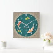 Koi-Fisch im Teich 3d realistischer personalisiert Quadratische Wanduhr (Zuhause)