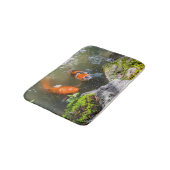 Koi-Fisch in einem Teich Badematte (Schrägansicht)