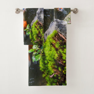 Koi-Fisch in einem Teich Badhandtuch Set