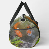 Koi-Fisch in einem Teich Duffle Bag (Rechts)