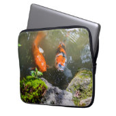 Koi-Fisch in einem Teich Laptopschutzhülle (Vorderseite Links)