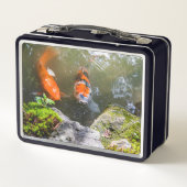 Koi-Fisch in einem Teich Metall Brotdose (Rückseite)