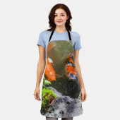 Koi-Fisch in einem Teich Schürze (Getragen)
