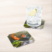 Koi-Fisch in einem Teich Untersetzer (Vor Ort)