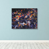 KOI FISH OVER FLOWING LEINWANDDRUCK (Insitu (Holzboden))