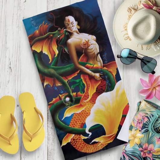 Koi Mermaid und Dragon Strandtuch