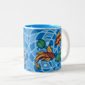 Koi Pond Zweifarbige Tasse (VorderseiteRechts)