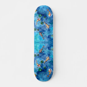 Koi-Teich im Regen Skateboard