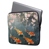 Koi-Teich Kirschblüten Serenität Laptopschutzhülle (Vorderseite Links)