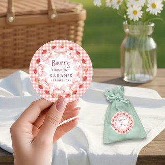 Kokette Beere Erster Geburtstag Rot Gingham Runder Aufkleber